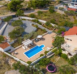 6 bedroom villa with pool in Milna, Brac Island sleeps 11